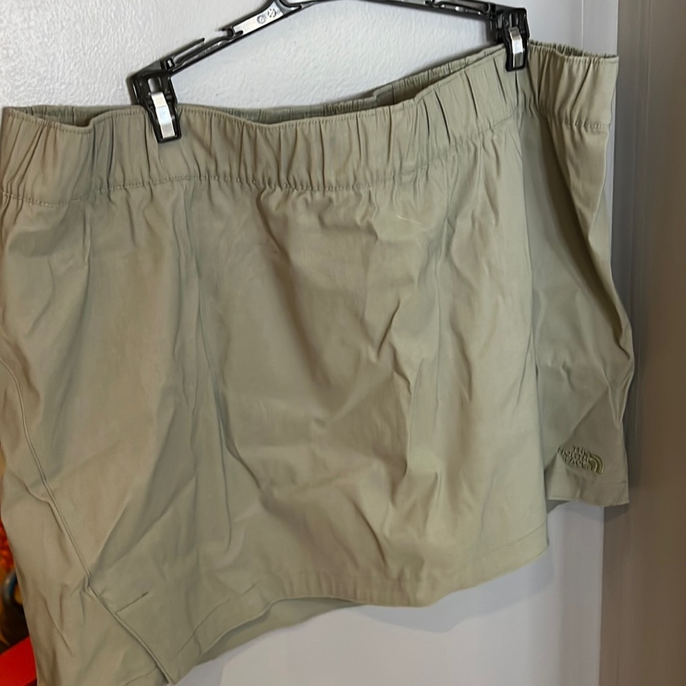 Northface Skort NWT (XXL)